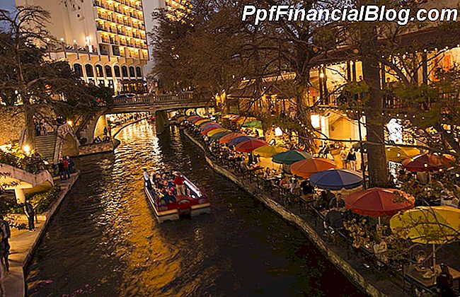 San Antonio River Walki valgustatud kohvikud, San Antonio, Texas, USA
